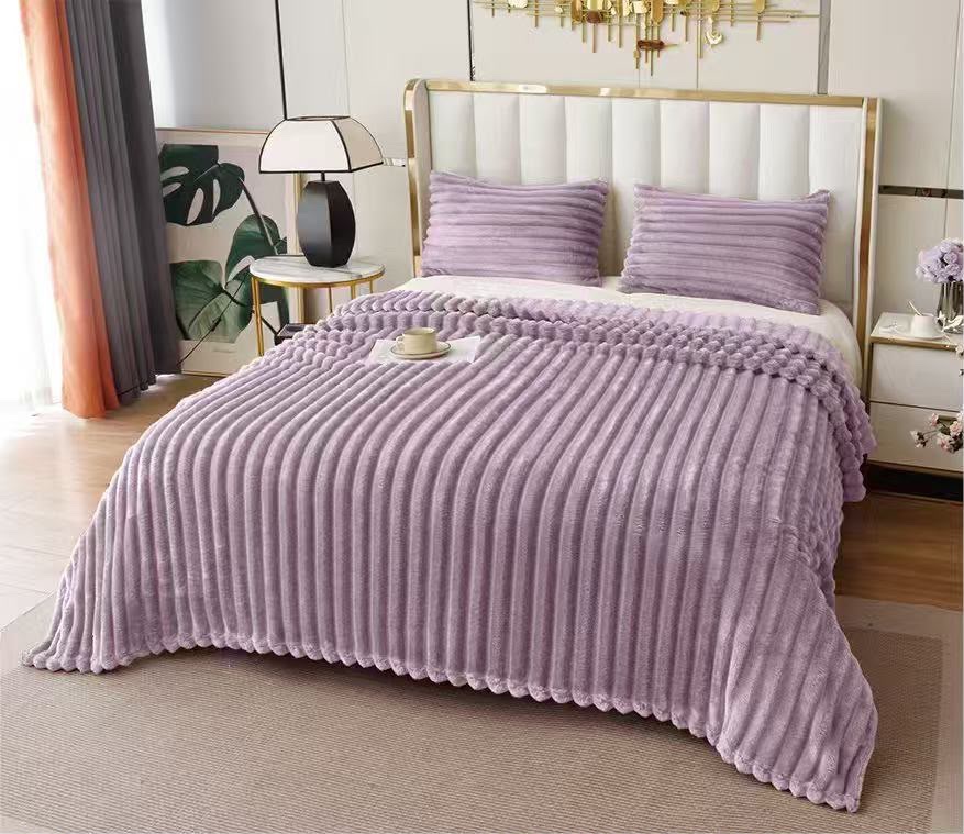 Flannel Bedspread with Pillowcases - Image 3