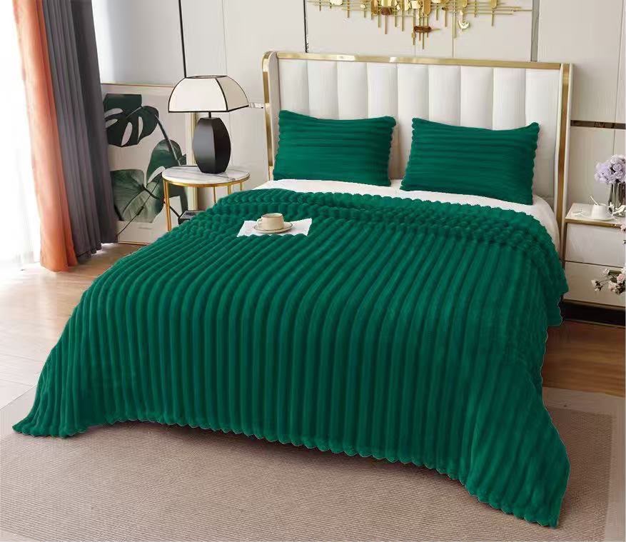 Flannel Bedspread with Pillowcases - Image 4